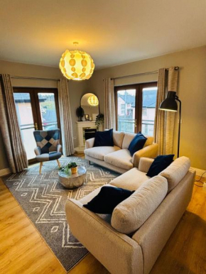 Boru Walk Townhouse -Stylish & Modern Holiday Home